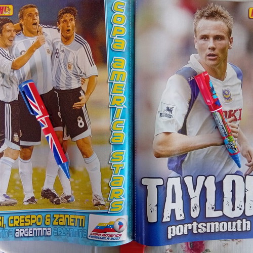 Match Football Magazine issue 10-16/7/2006 like new with Chelsea poster