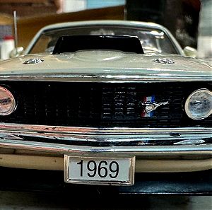 Ford mustang 1:24