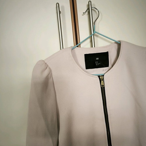H&M pink thin coat used with pockets and zipper