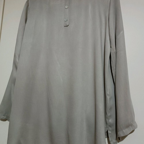 Beige blouse wide fit like new, one size with 3/4 sleeves