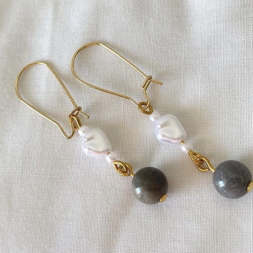 Handmade earrings with Indian agate and pearl