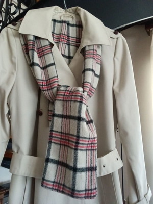 Trench Coat beige-gray with soft warm lining and matching scarf, like new, size M