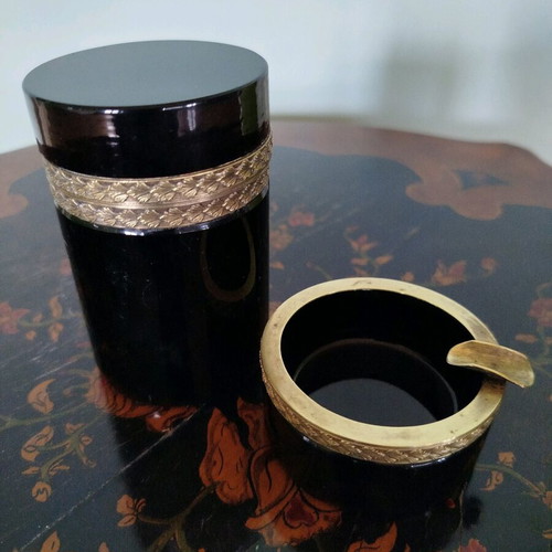 Black Onyx Smoking Set like new with cigarette case and ashtray