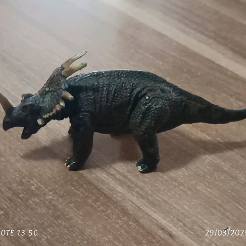 Styracosaurus dinosaur figure used, 15cm length