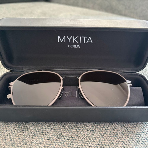 Mykita NO1 Harris shiny graphite/molegr Rawgreen solid sunglasses like new