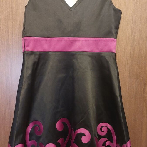 Evening dress satin black A-line with fuchsia details size L like new