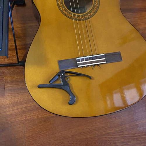 Yamaha guitar used with Thomann case and classic s rope core strings
