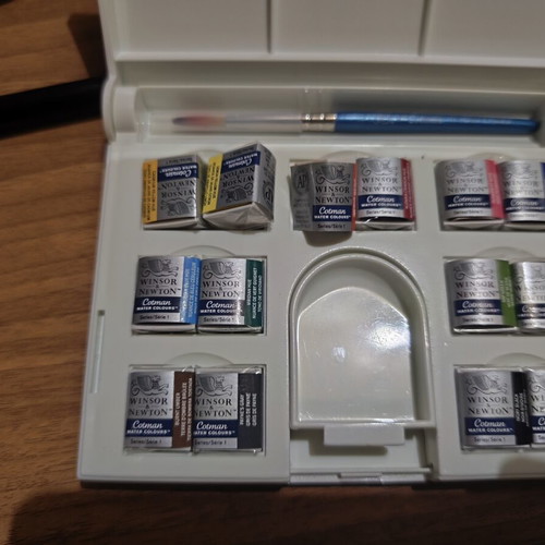 Winsor & Newton Cotman Watercolour Compact Set new, 14 half pans with brush and palette
