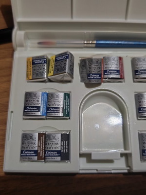 Winsor & Newton Cotman Watercolour Compact Set new, 14 half pans with brush and palette