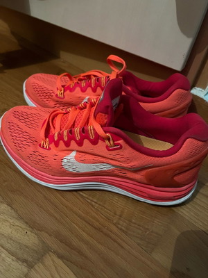 Nike athletic shoes size 38 like new, pink