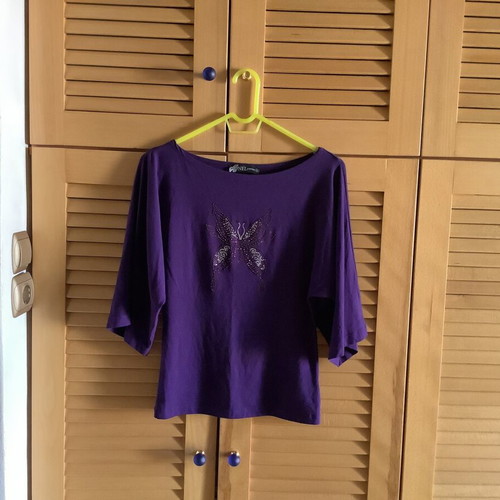 Women's blouse with 3/4 sleeve and embroidery, like new, size S