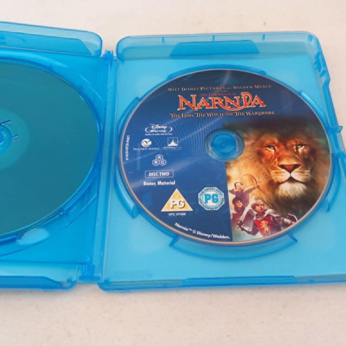 The Chronicles of Narnia The Lion The Witch and The Wardrobe Blu-Ray used