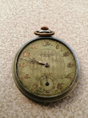 Pocket watch used, very old, needs repair
