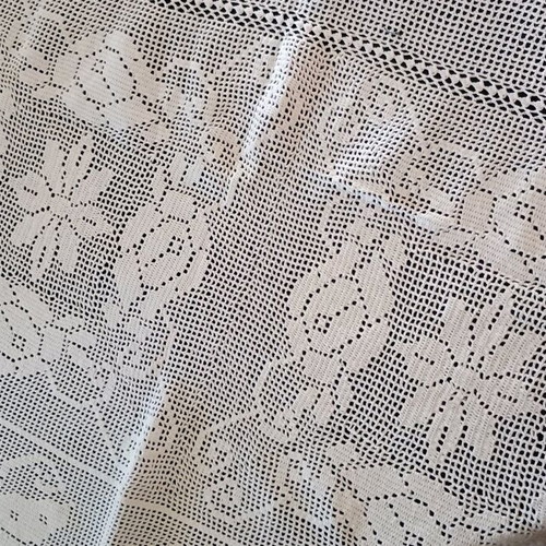 Vintage tablecloth like new, handmade 100% cotton