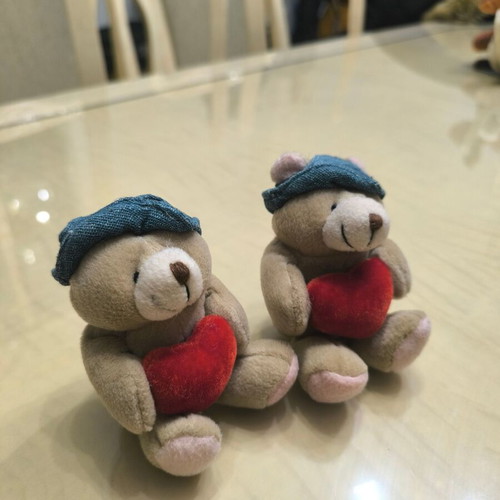 Set of 2 teddy bears with heart like new