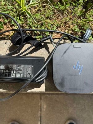 HP USB-C Dock G5 με original φορτιστή HP σαν καινούργιο