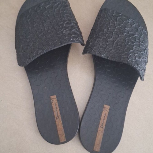 Ipanema black flip flops like new size 38