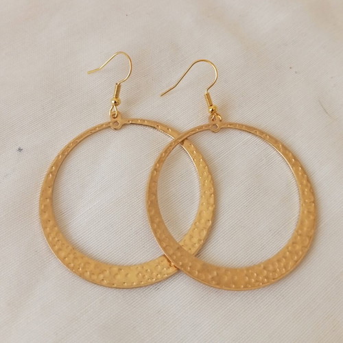 Statement hoop earrings with embossed hammered surface, gold tone, new