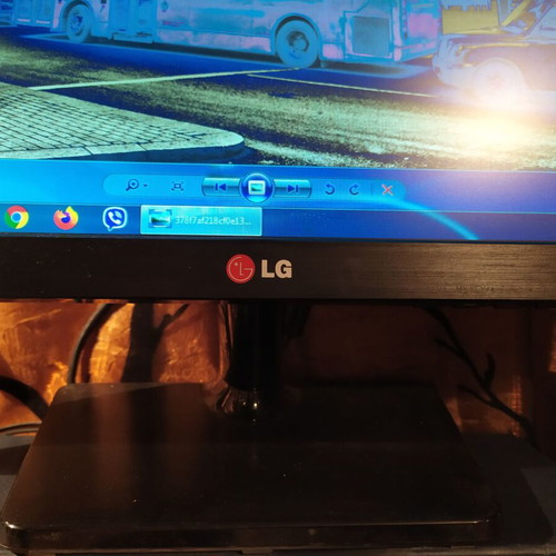 Οθόνη LG 19" EN33 σαν καινούργιο