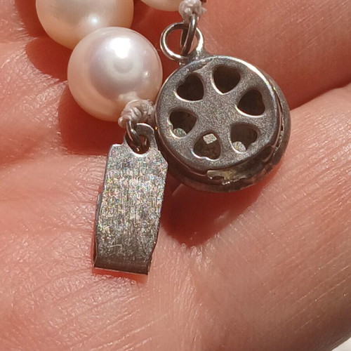 Necklace with natural pearls and metal clasp, 44 cm