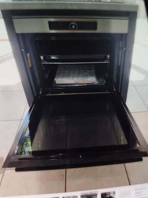 Whirlpool pyrolytic built-in oven and ceramic hob set