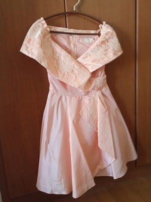Formal dress like new, size M, pink taffeta with lace details