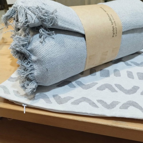 Sofa throw set 180x300 cm with 2 pillowcases, new