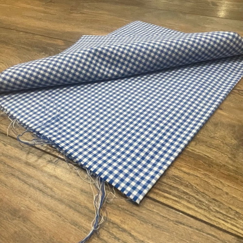 Checked fabric 0.50 x 1.50 like new, navy-white