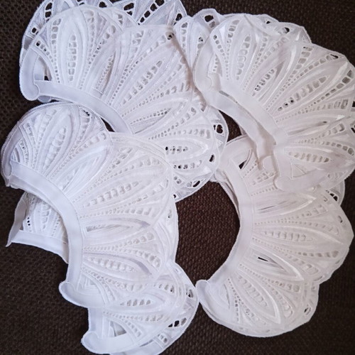 Lace set like new, 24 pieces
