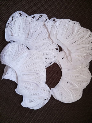 Lace set like new, 24 pieces