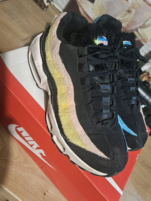Nike Air Max 95 Premium like new, size 39, athletic shoes