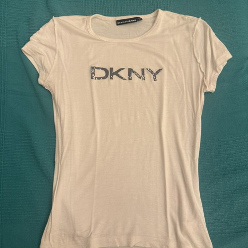 DKNY T-shirt medium size, like new, white, soft fabric