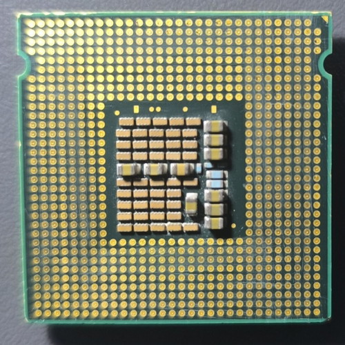 Intel Xeon X3220 processor, quad core, 2.40 GHz, LGA 775