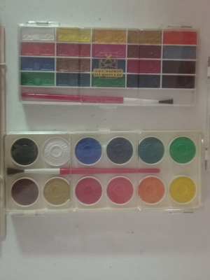 Watercolors and brushes new, 3 sets and 6 brushes