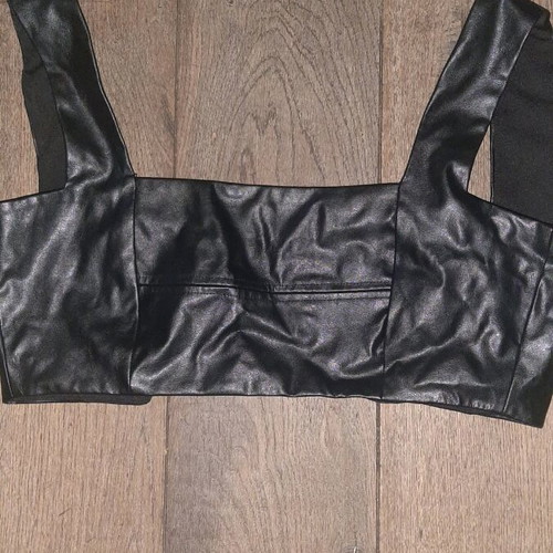 Crop top blouse Zara leather like new, black size M