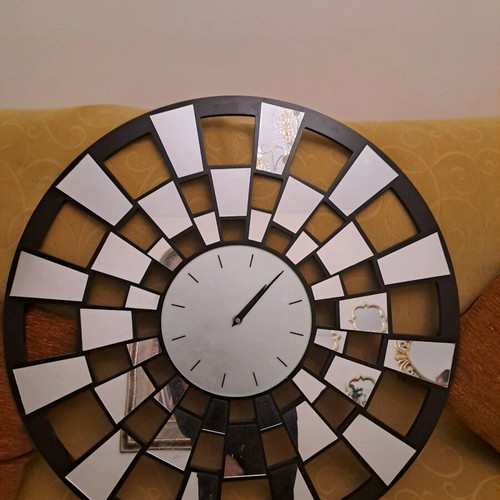 Wall clock analog like new 60×60