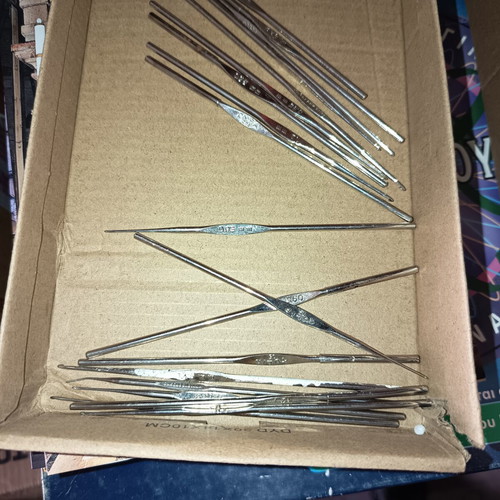 Sewing Needles new, pack of about 20, silver, Jumra, Tulip