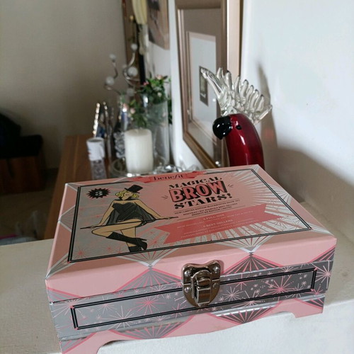 Benefit collectible box with metal clasp like new