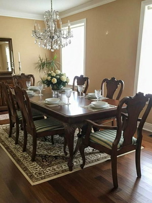 English dining set and buffet made of solid walnut, like new