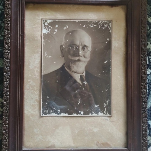 Embossed frame used with photograph of Eleftherios Venizelos 42×32 cm