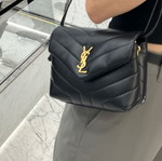 Τσάντα YSL Mini Loulou Crossbody σαν καινούργια, μαύρη με χρυσές λεπτομέρειες