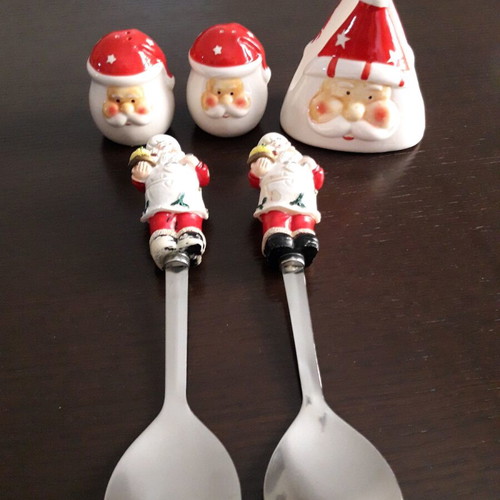 Christmas napkin holder and salad serving set like new