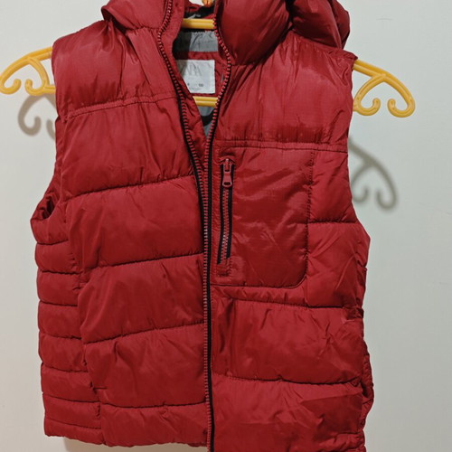 Zara sleeveless jacket for boys like new, red, hooded