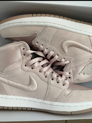 Air Jordan 1 Retro High women's sneakers, pink, size 37.5