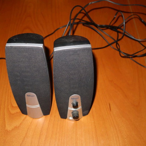 Computer speakers used with USB connection