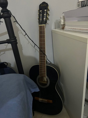 Sevilla Classical Guitar like new