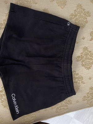 Γυναικείο σορτσάκι Calvin Klein σαν καινούργιο, μέγεθος L
