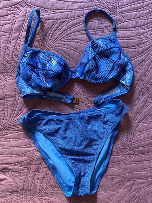 Motivo bikini set snakeskin blue new with tag