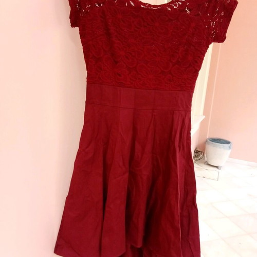 Women's asymmetrical dress new, size small, lace detail
