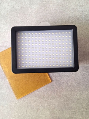 Video Light με 160 dimmable LED, μεταχειρισμένο, τροφοδοσία με μπαταρίες AA